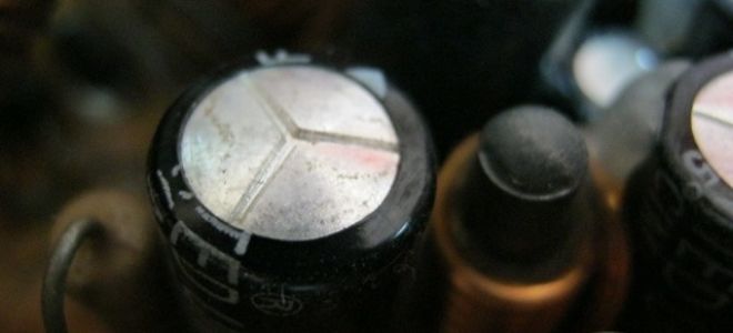 В блоке питания пульсирует выходное напряжение