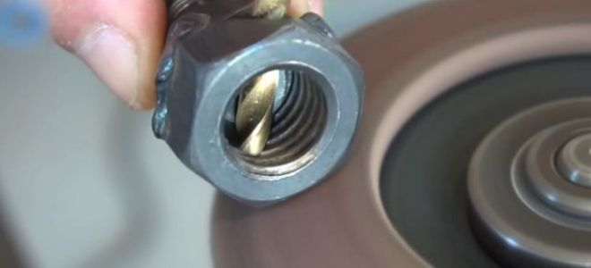 Устройство для заточки сверл из гайки