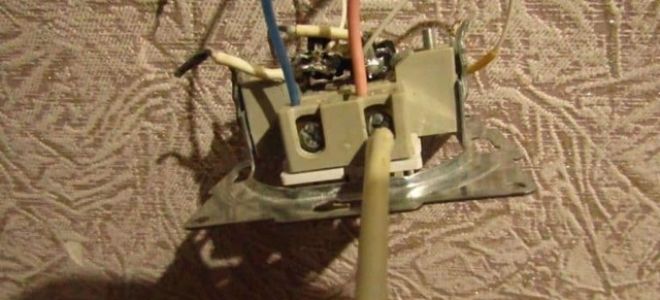 Как снять крышку с выключателя света