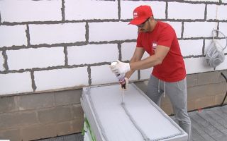 Чем склеить полистирол между собой