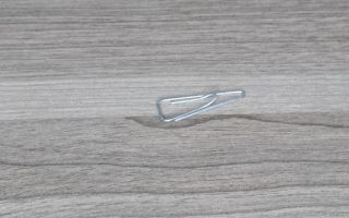 Из какого металла делают скрепки канцелярские