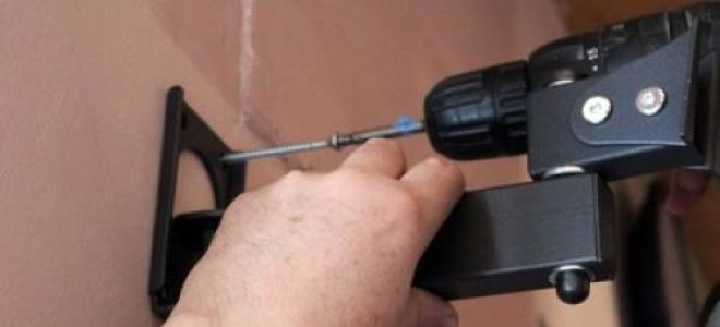 Как снять кронштейн со стены